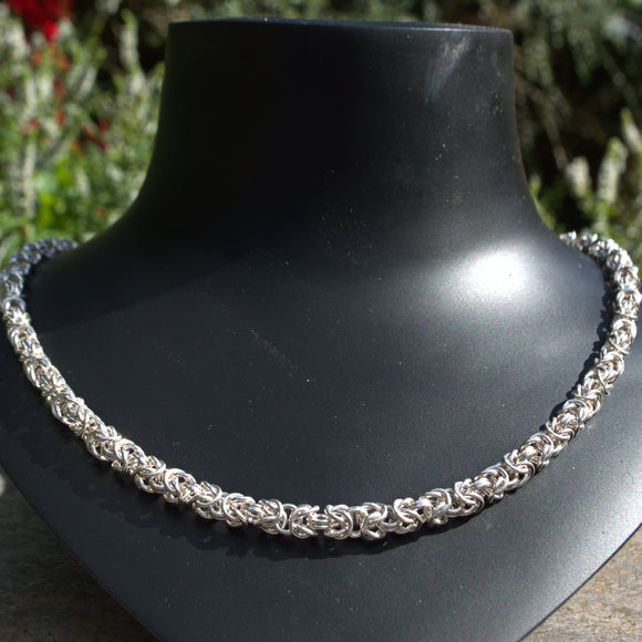 silver kings pattern chain necklace