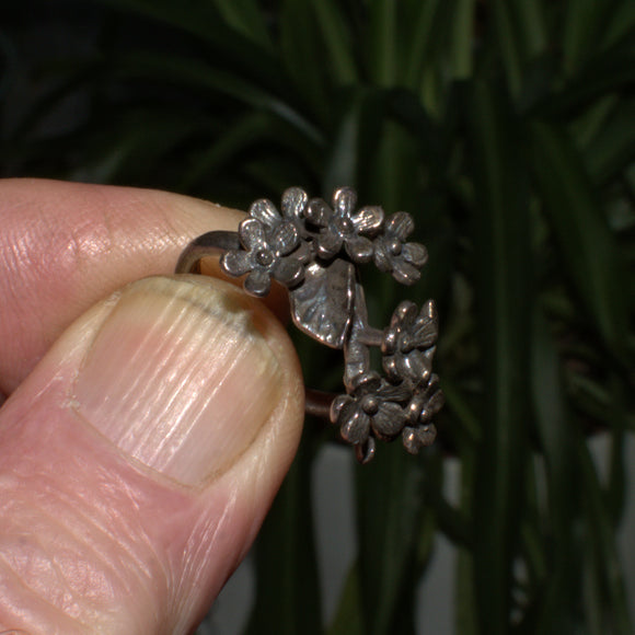 solid silver flowers and leaves ring