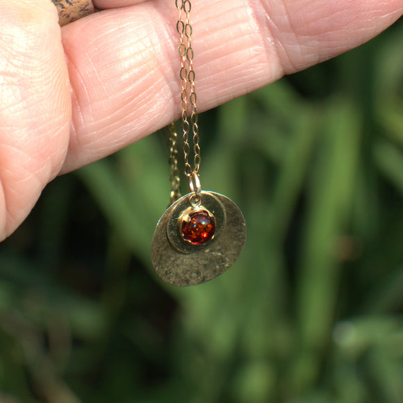 Amber 9ct gold disc pendant necklace