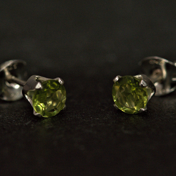 Peridot solid 925 silver stud earrings