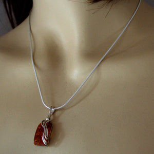 vintage Amber and silver wave design pendant