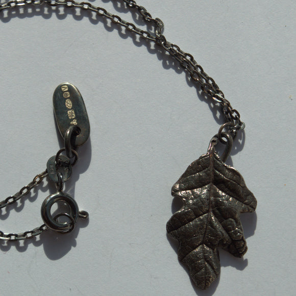sterling silver oak leaf pendant necklace
